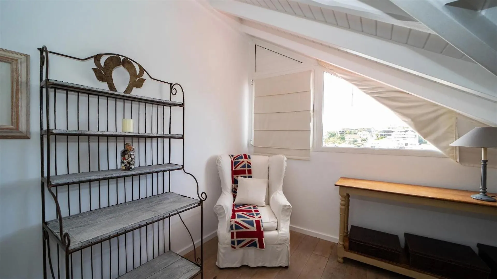 Three-Bedroom Gustavia Harbor Apartment 0*,  圣巴泰勒米